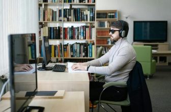 A Complete Guide to Choosing the Perfect Headphones